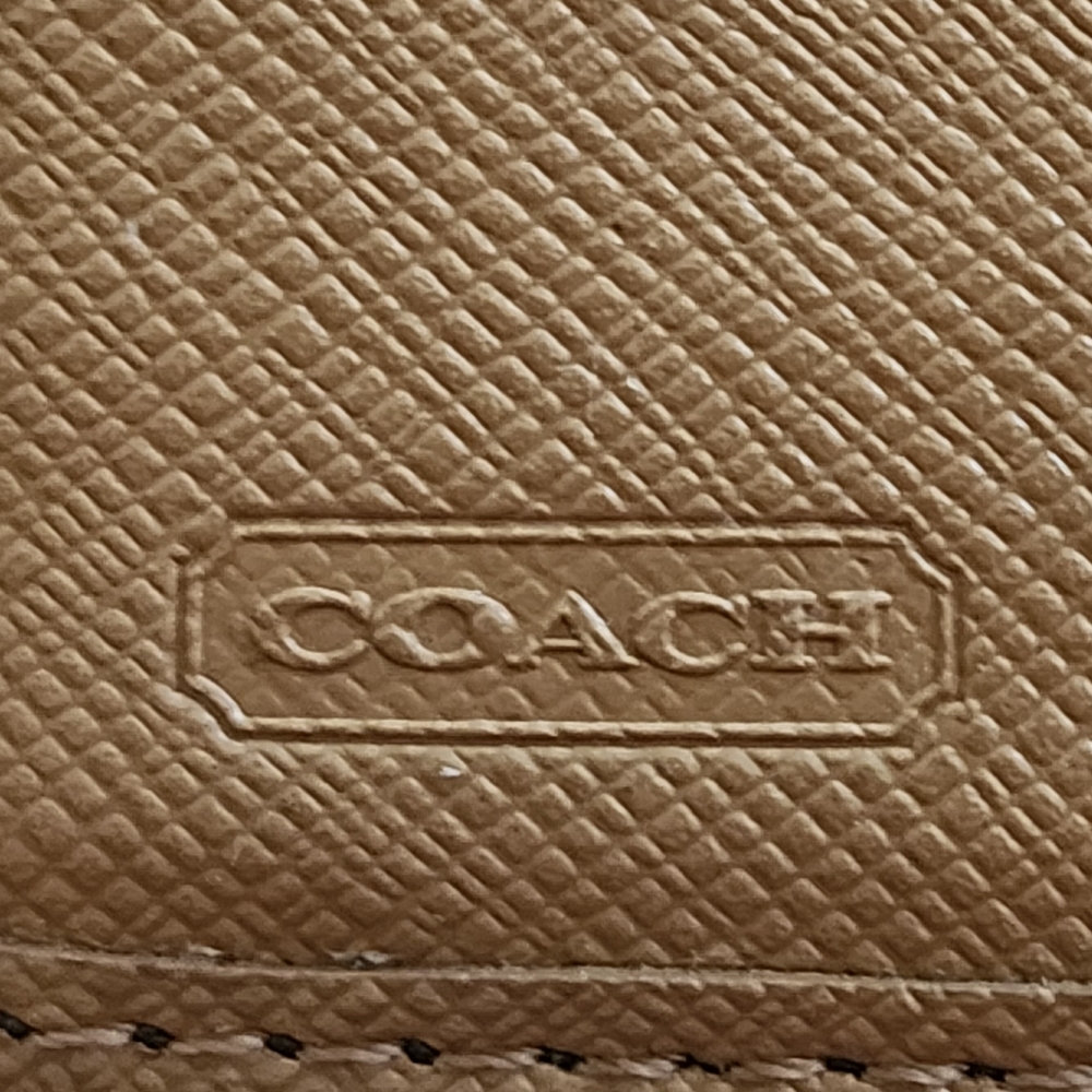 Classic Coach Jaquard Wallet - Picture 3 of 5